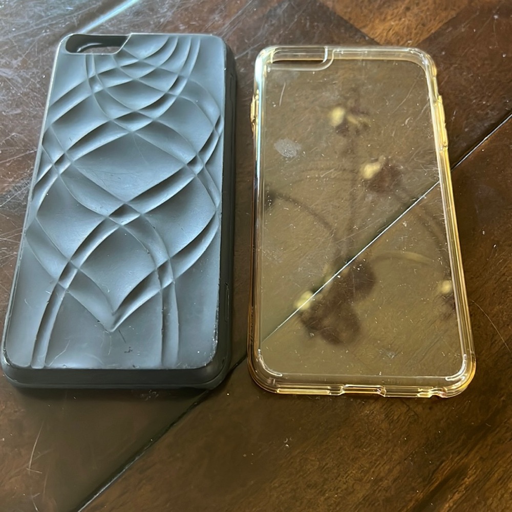Two iPhone 7 Plus cases
